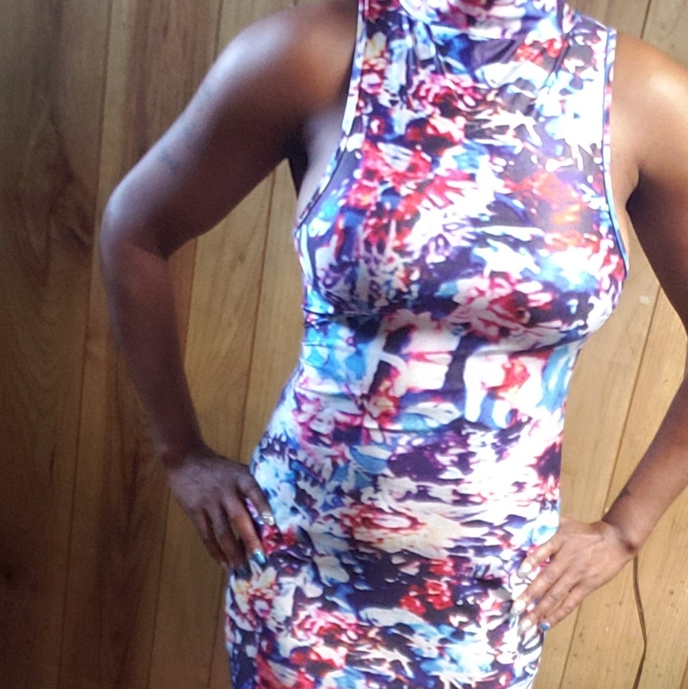 Dress - Picture 3 of 5